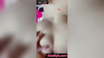 سكس عراقي ماسك قحبة جسمها مولع ابيض يدخل - سكس عربي